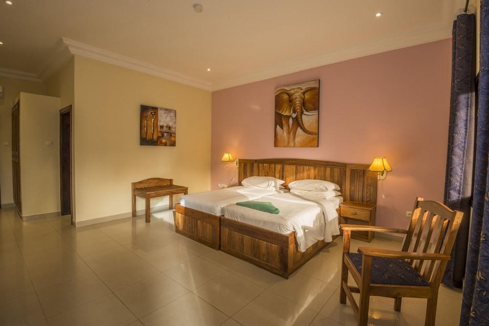 Senegambia Beach Hotel Кололи Экстерьер фото
