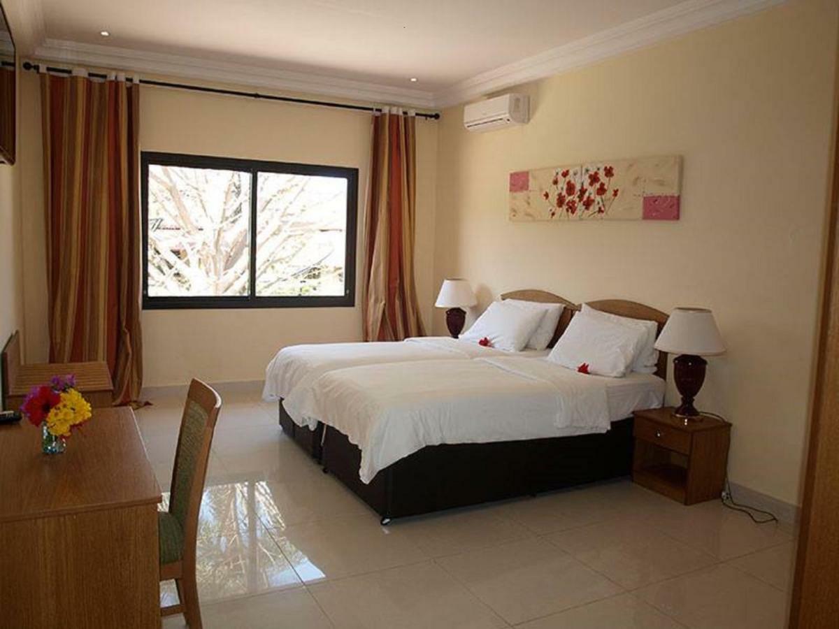 Senegambia Beach Hotel Кололи Экстерьер фото